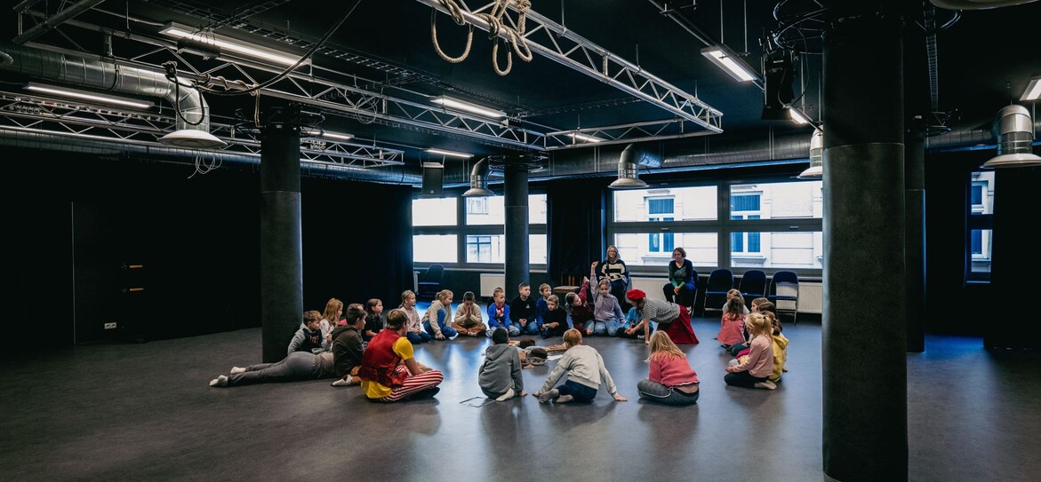 Pojďte si s námi užít Noc divadel 2026 - den plný dětské fantazie, večer osudové loučení s Faustem