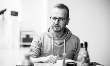 Soubor HD_Jéé si ke druhým narozeninám nadělil vlastního uměleckého šéfa