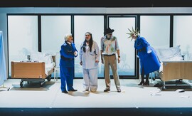 Nenechávejme své vztahy zarůstat, nabádá nová hra Horáckého divadla