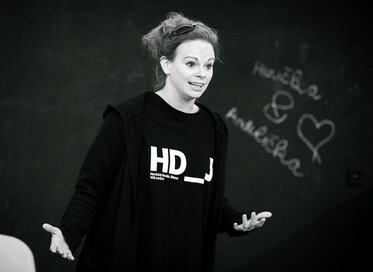 V Divadelním klubu se zkouší Nasraná máma